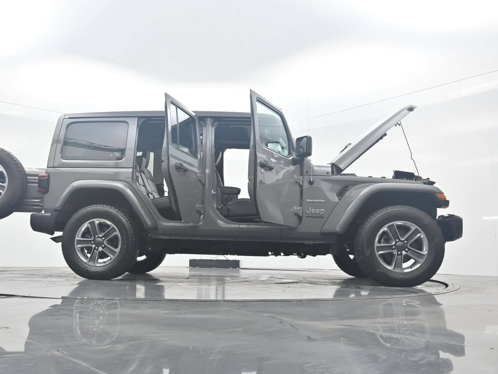 Used 2022 Jeep Wrangler Unlimited Sahara w/ LED Lighting Group AWD/4WD image 43