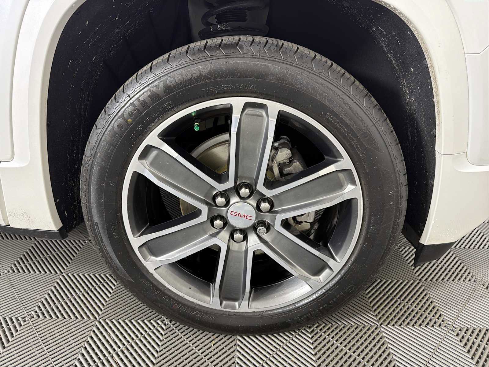 Used 2018 GMC Acadia Denali w/ Technology Package image 10