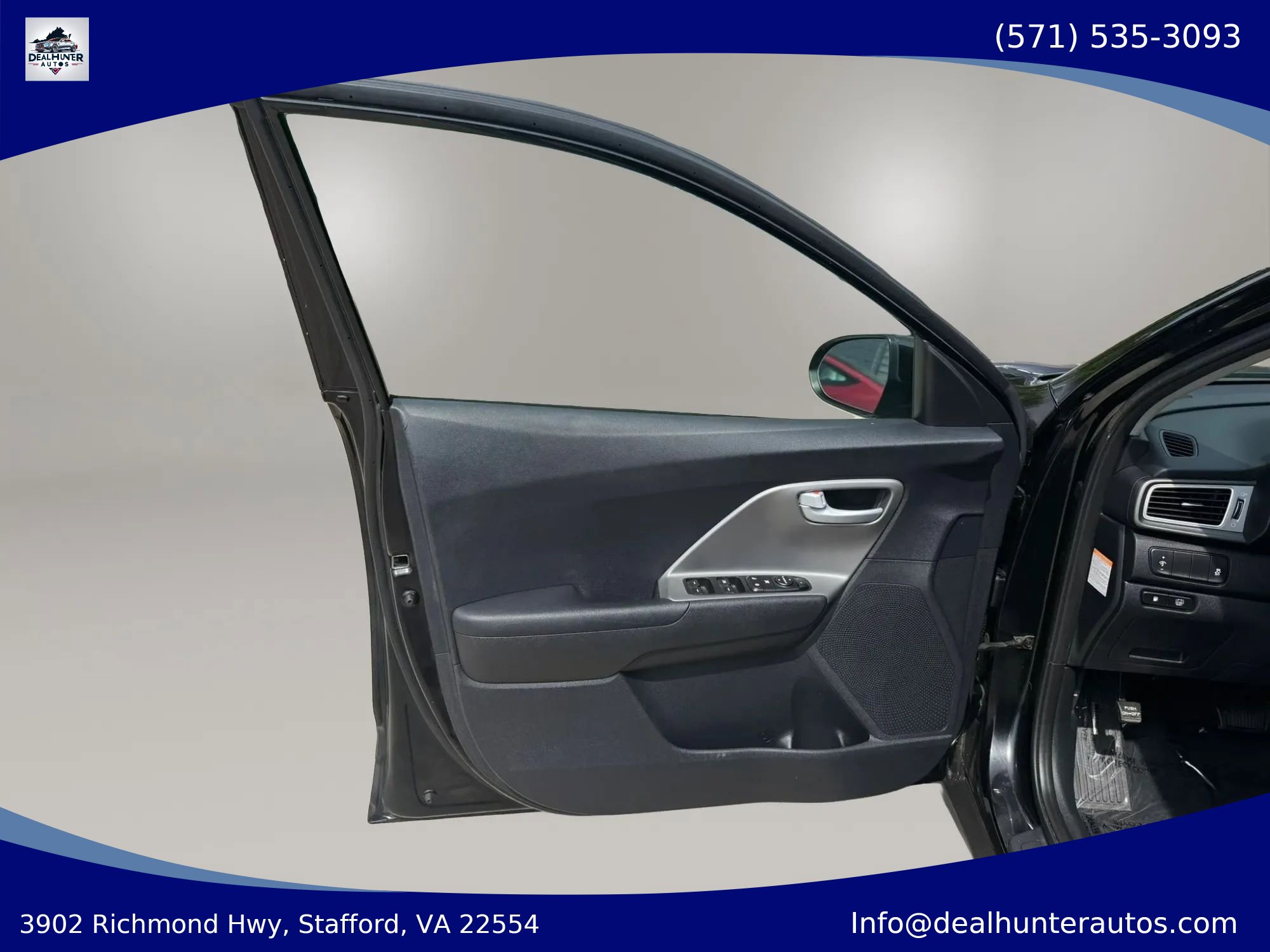 Used 2017 Kia Niro LX FWD image 21