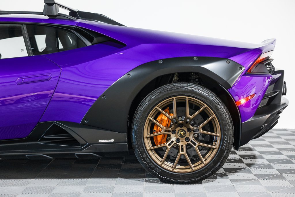 Used 2024 Lamborghini Huracan Sterrato image 15