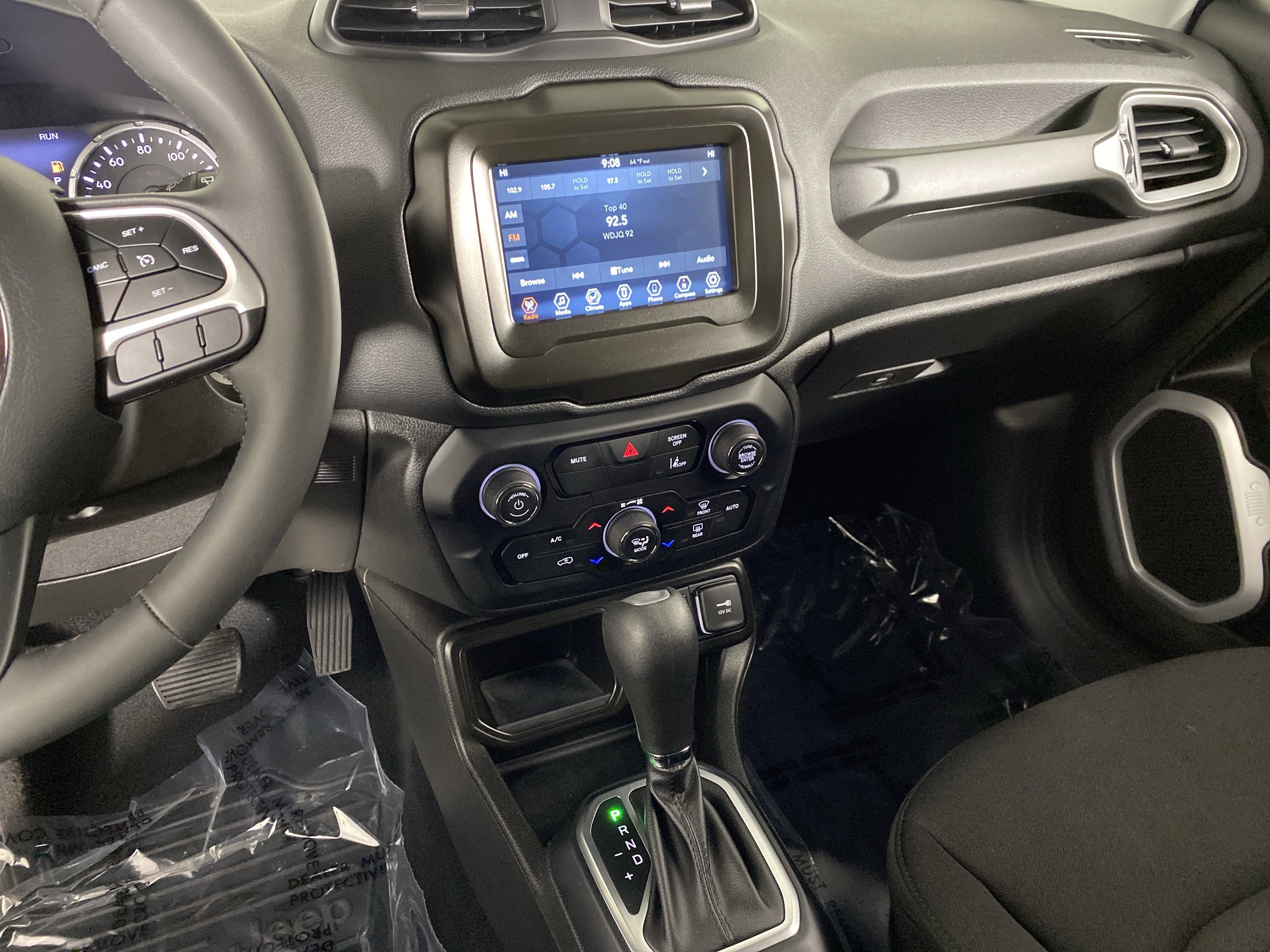 Used 2021 Jeep Renegade Latitude FWD image 25