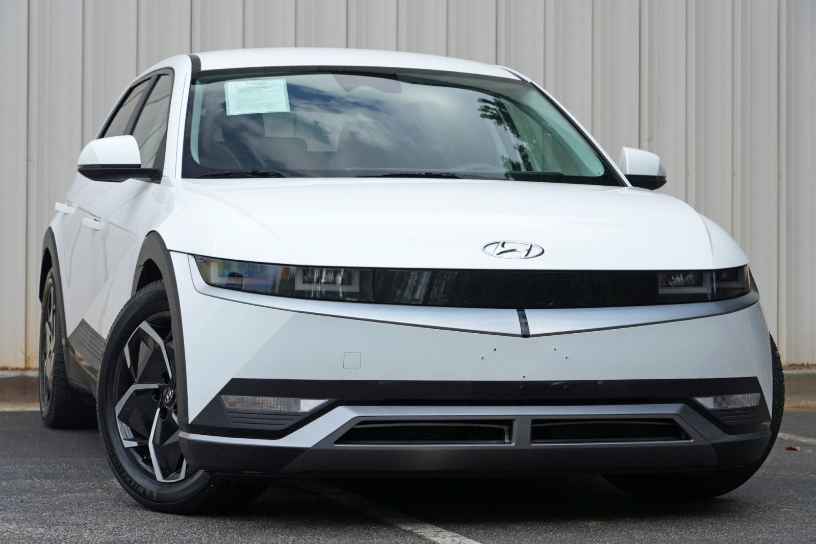 Used 2022 Hyundai Ioniq 5 SE RWD image 2