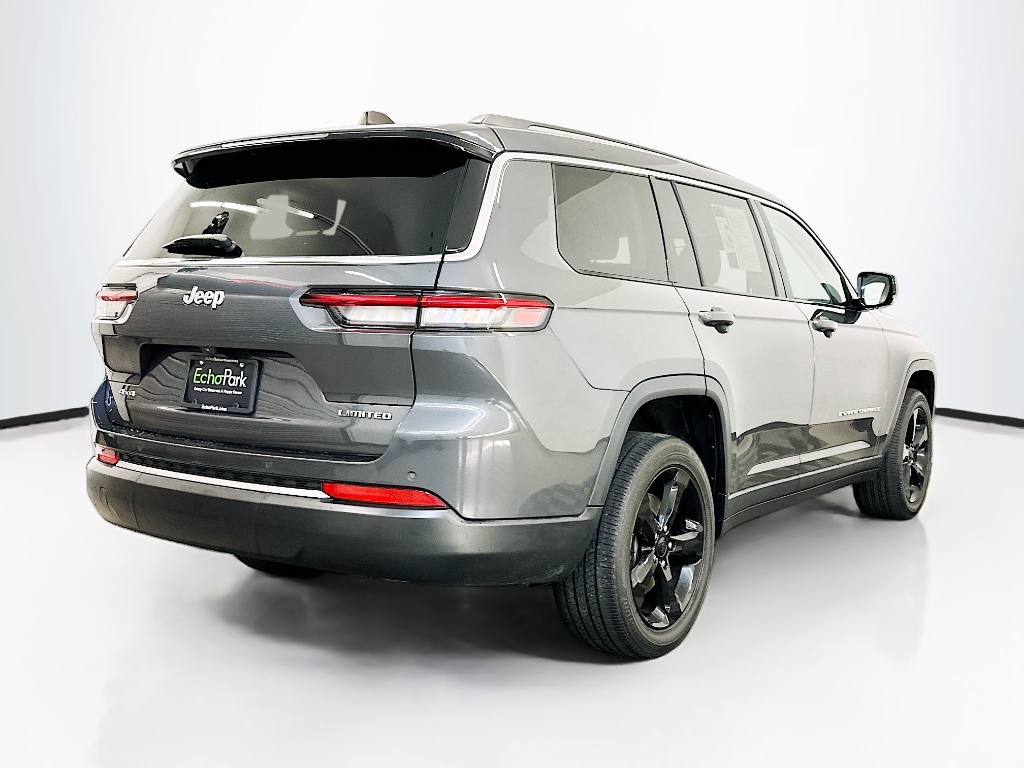 Used 2023 Jeep Grand Cherokee L Limited AWD/4WD image 9