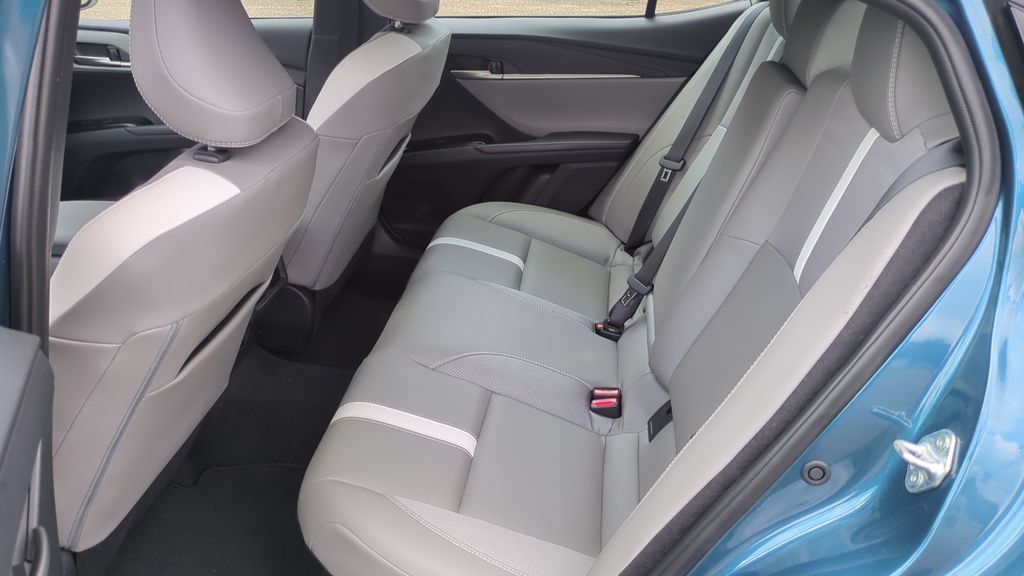 Used 2025 Toyota Camry SE w/ Convenience Package FWD image 14