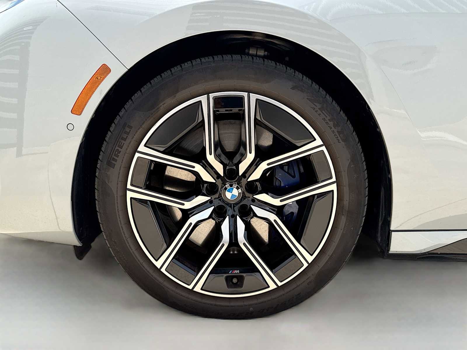 Used 2025 BMW 740i xDrive w/ Premium Package AWD/4WD image 6