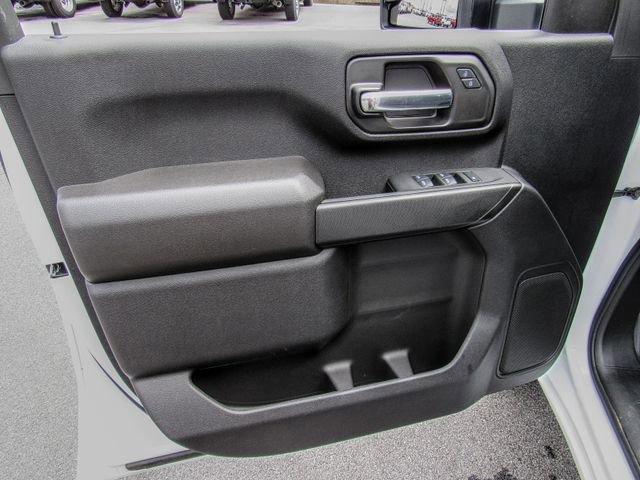 New 2024 GMC Sierra 2500 Pro w/ X31 Off-Road Package image 14