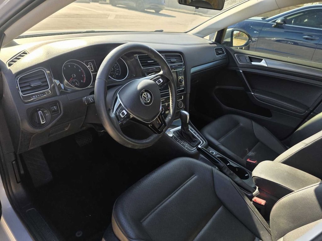 Used 2021 Volkswagen Golf 4-Door image 5