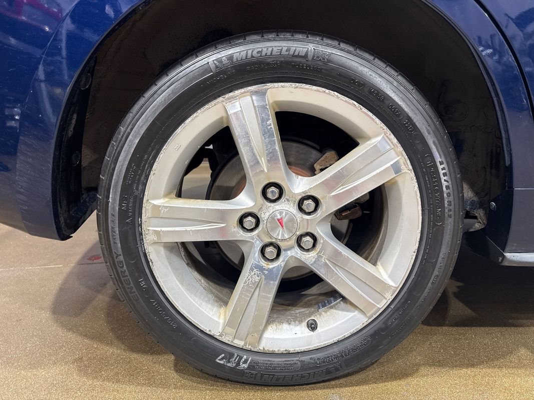 Used 2010 Pontiac Vibe AWD w/ Sun And Sound Package image 33