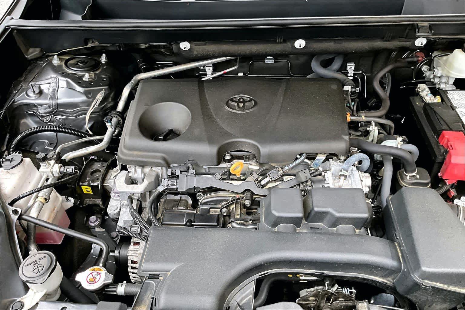Certified 2023 Toyota RAV4 LE FWD image 32