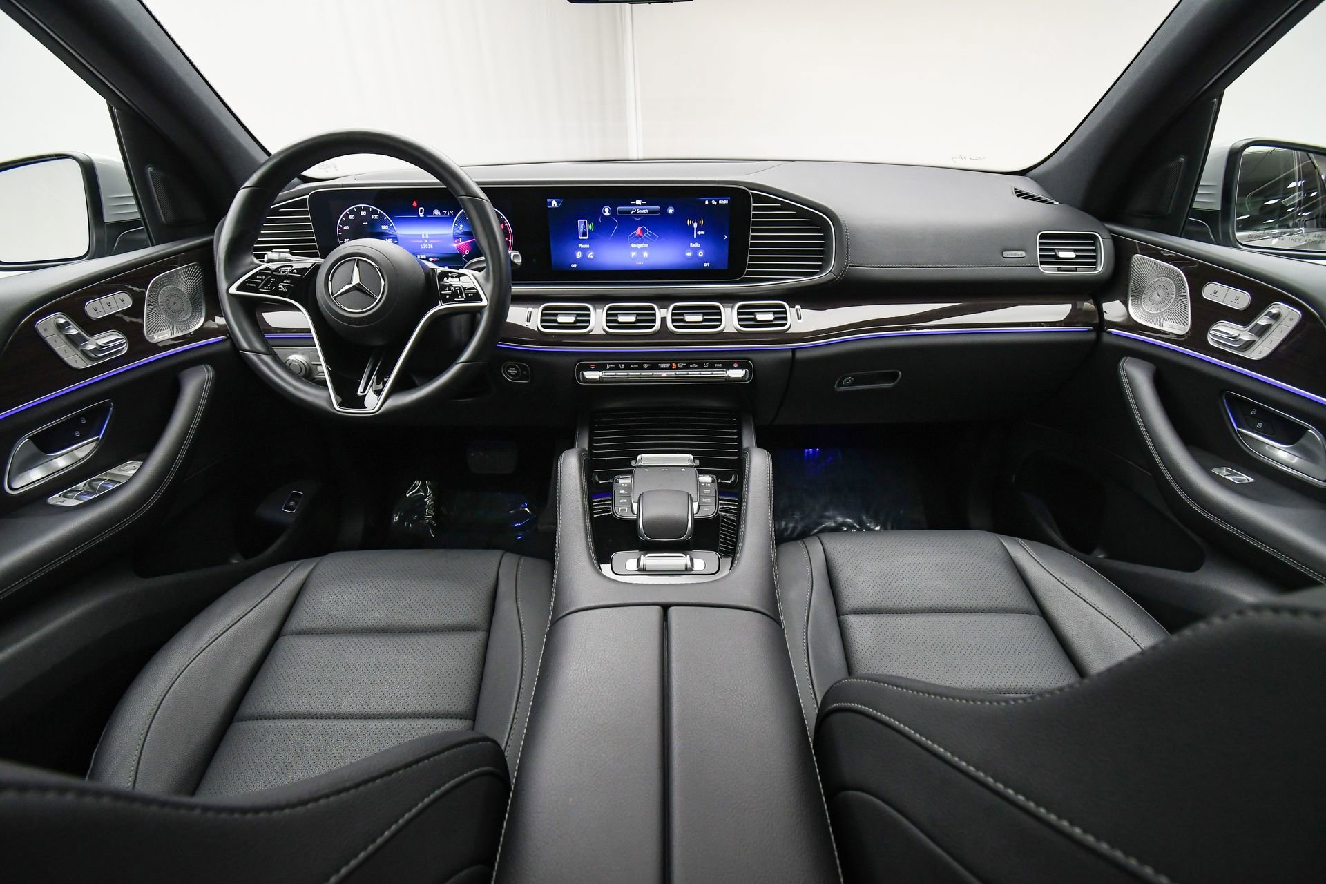 Used 2025 Mercedes-Benz GLS 450 4MATIC image 14