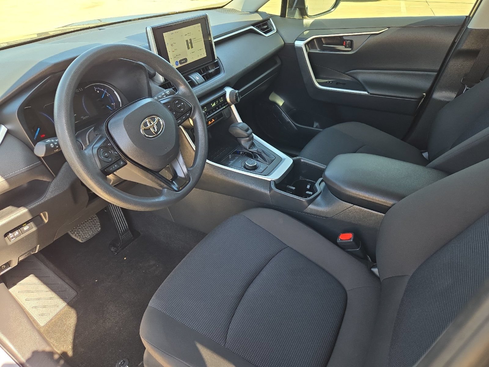 Certified 2025 Toyota RAV4 LE AWD/4WD image 9
