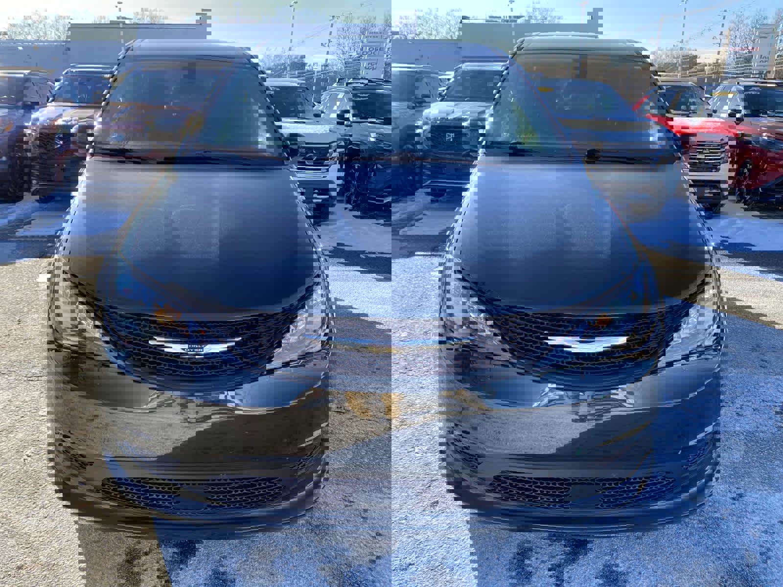 Certified 2022 Chrysler Voyager LX image 9