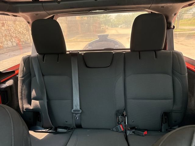 Used 2018 Jeep Wrangler Unlimited Sahara w/ Safety Group image 22