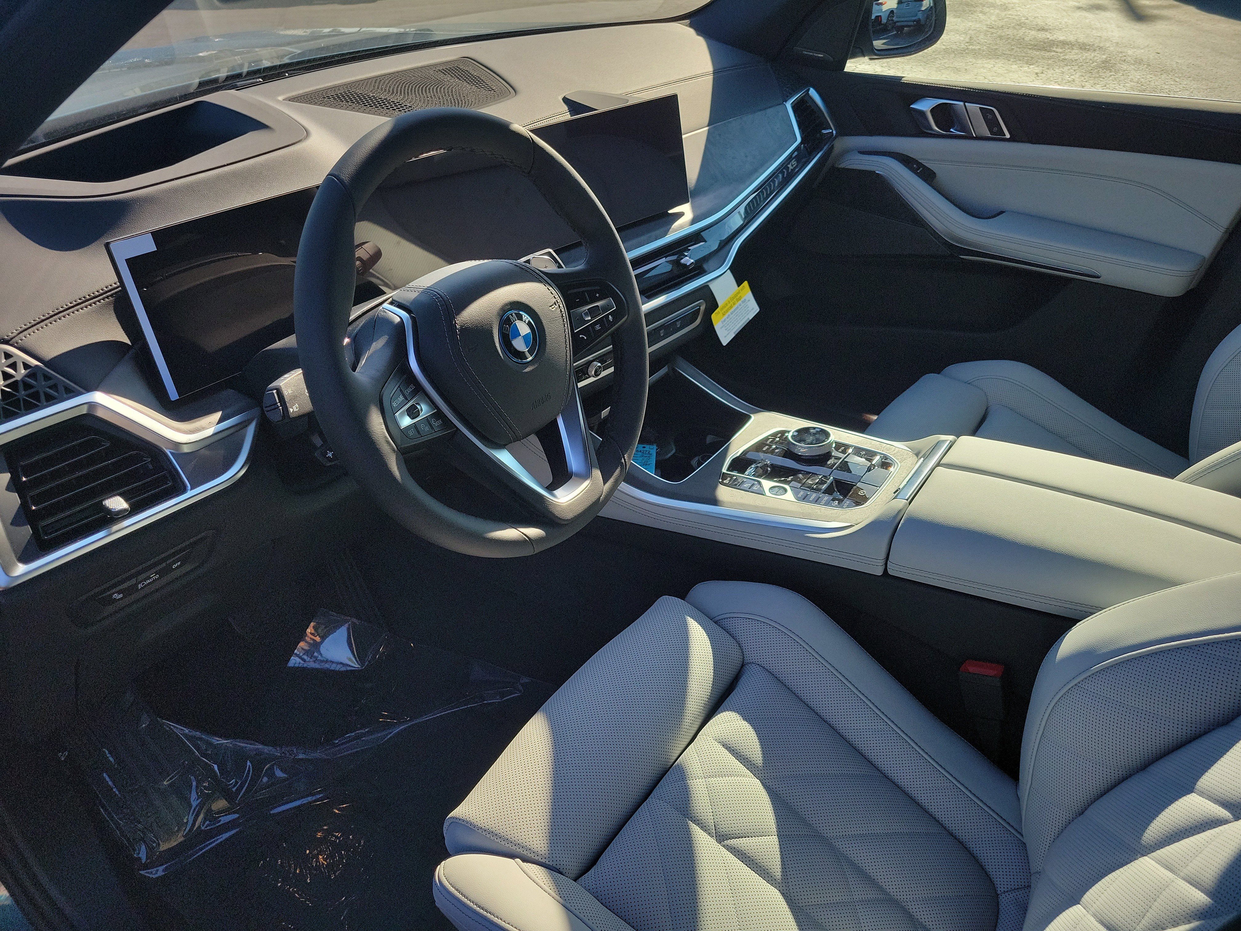 New 2026 BMW X5 xDrive50e w/ Executive Package image 24