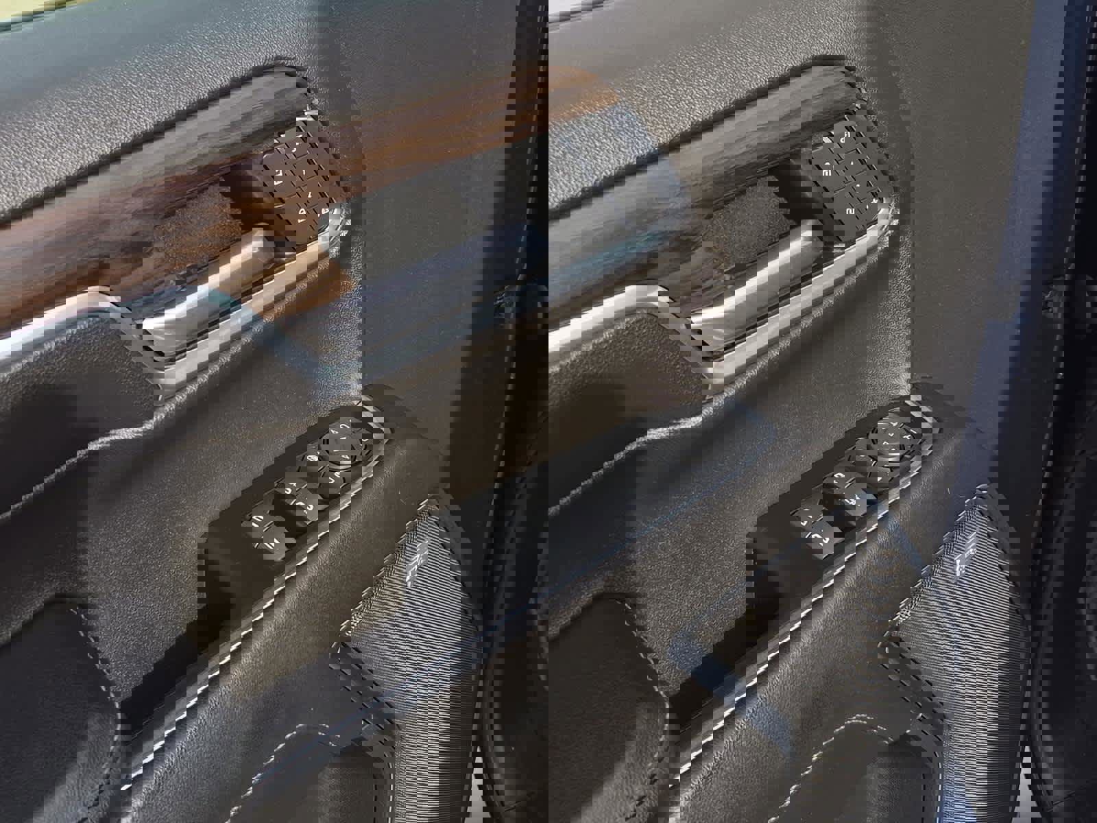 Certified 2022 GMC Sierra 1500 SLT w/ SLT Convenience Package image 13