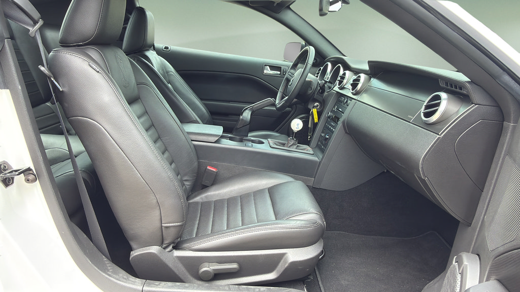 Used 2009 Ford Mustang Shelby GT500 RWD image 11
