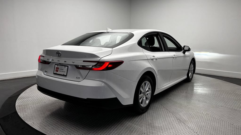 Used 2026 Toyota Camry LE FWD image 30