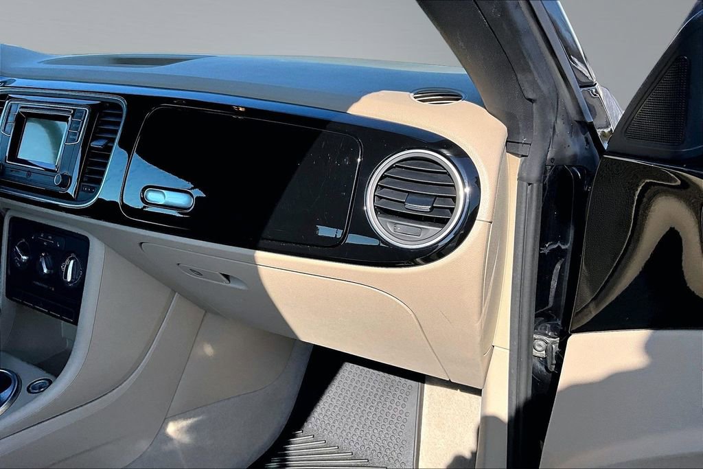 Used 2016 Volkswagen Beetle 1.8T S image 17