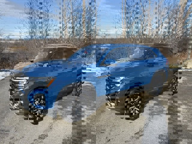 Certified 2025 Volkswagen Atlas Cross Sport SE image 1