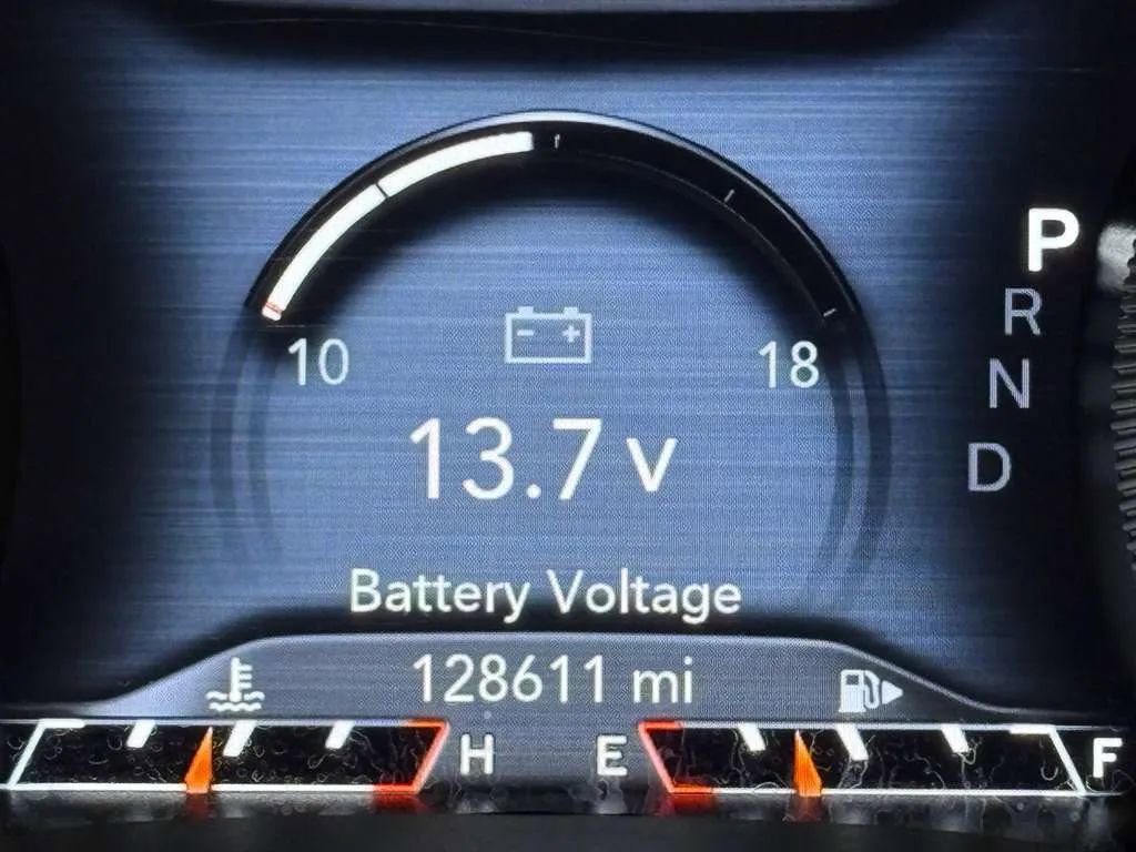 Used 2019 Jeep Cherokee Limited AWD/4WD image 17