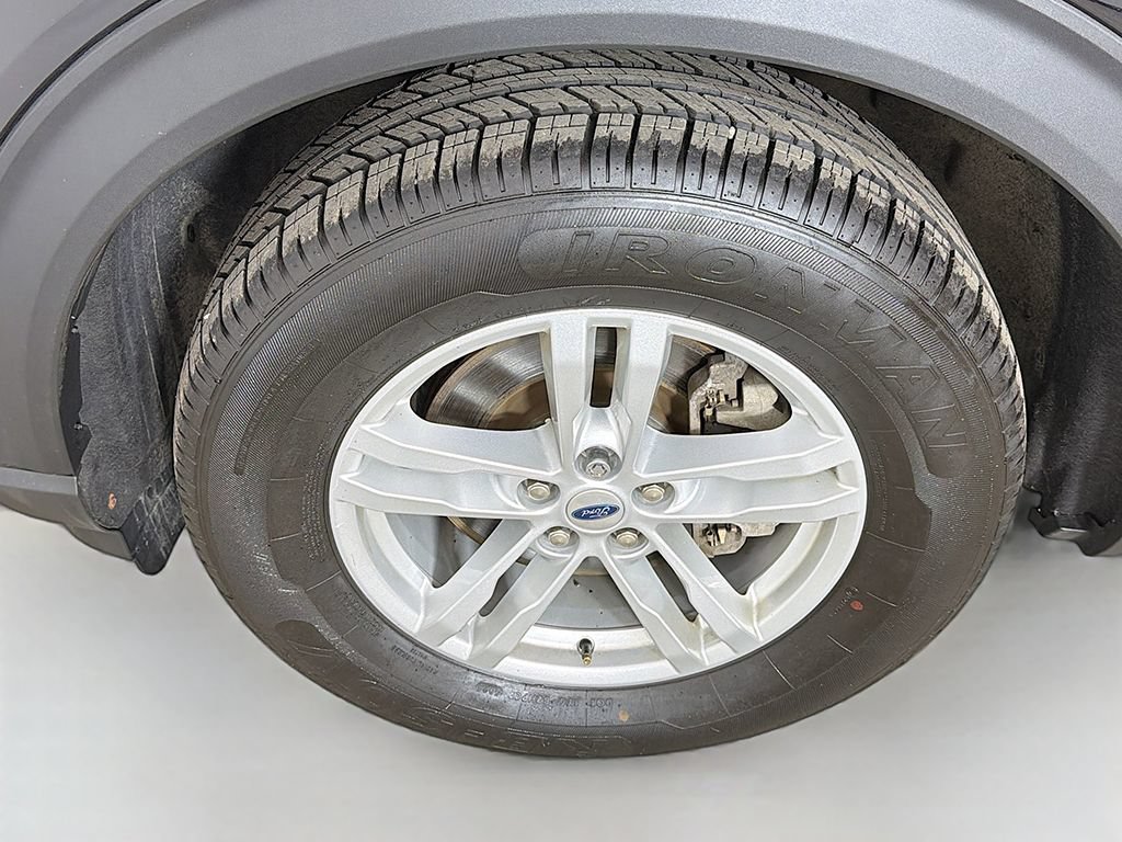 Used 2023 Ford Explorer XLT w/ Equipment Group 202A AWD/4WD image 20