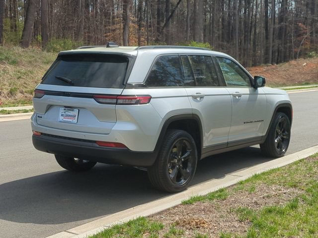 New 2026 Jeep Grand Cherokee Limited w/ Limited Altitude Package AWD/4WD image 13