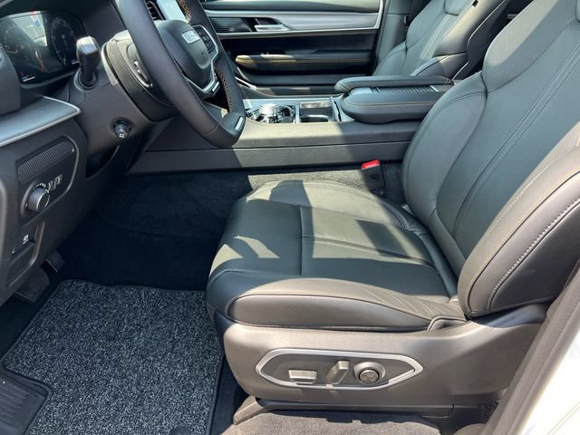 New 2026 Jeep Grand Wagoneer 4WD image 24