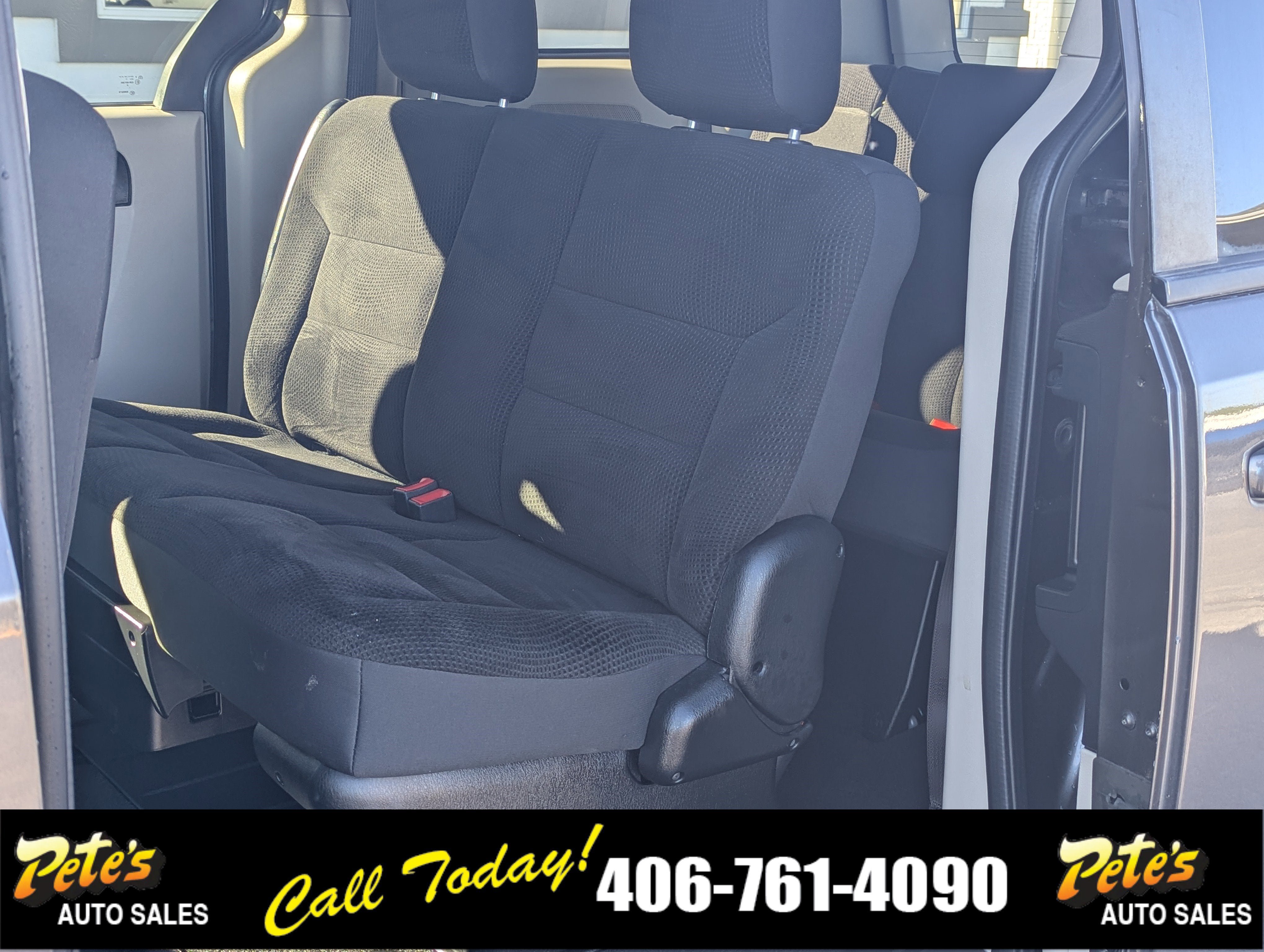 Used 2018 Dodge Grand Caravan SE w/ UConnect Hands-Free Group FWD image 17