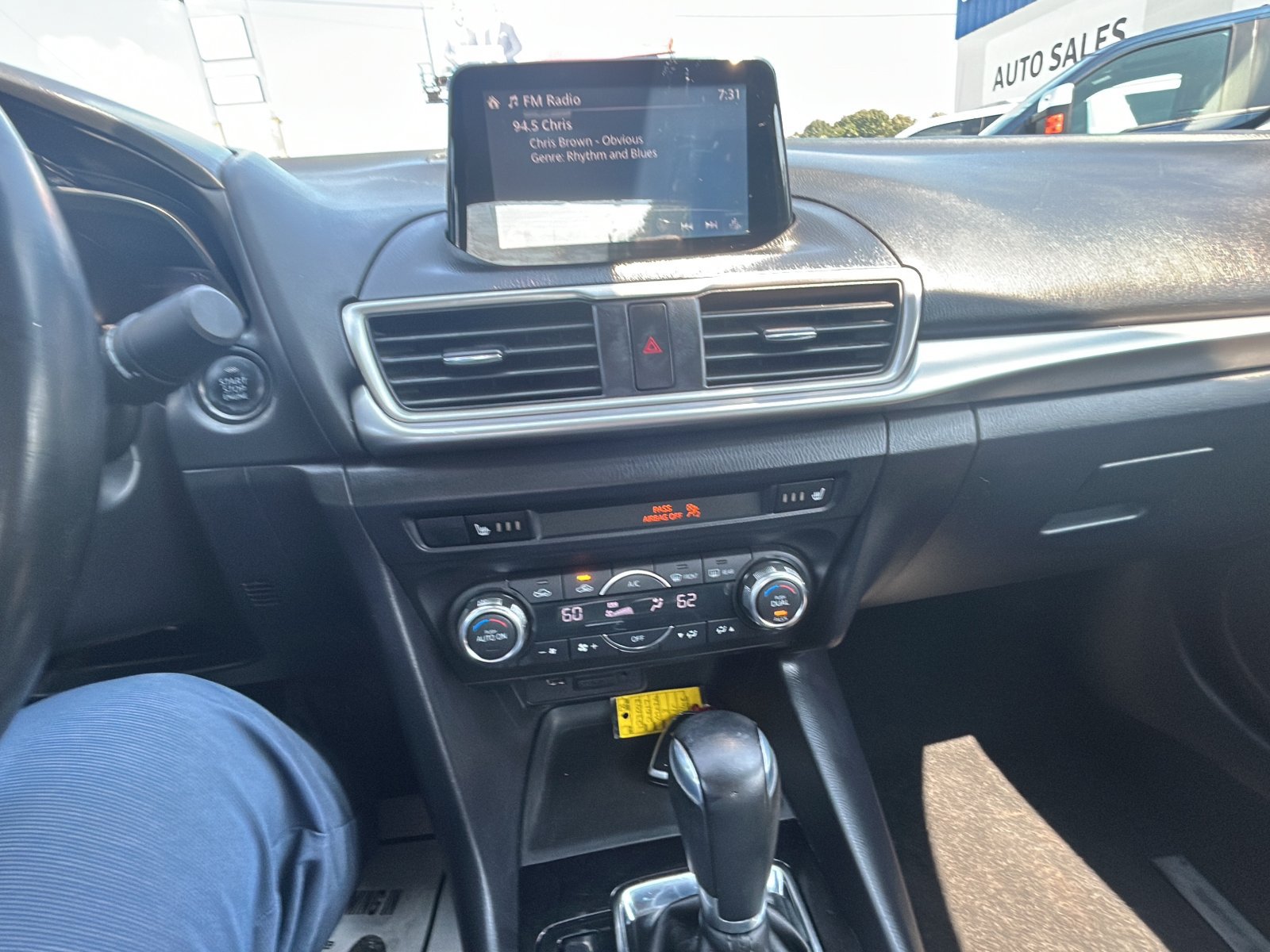 Used 2017 MAZDA MAZDA3 Touring FWD image 17