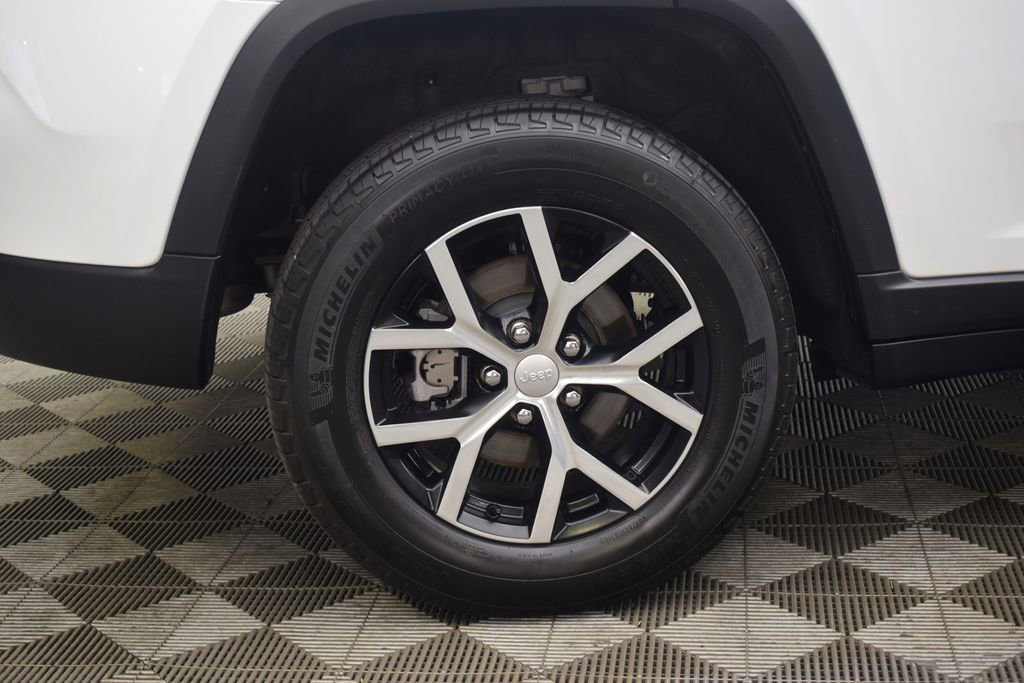 Used 2025 Jeep Grand Cherokee Limited image 32