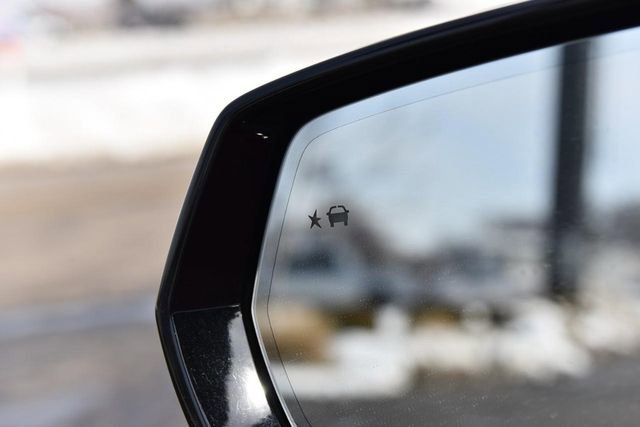 Used 2024 Cadillac XT4 Premium Luxury image 11