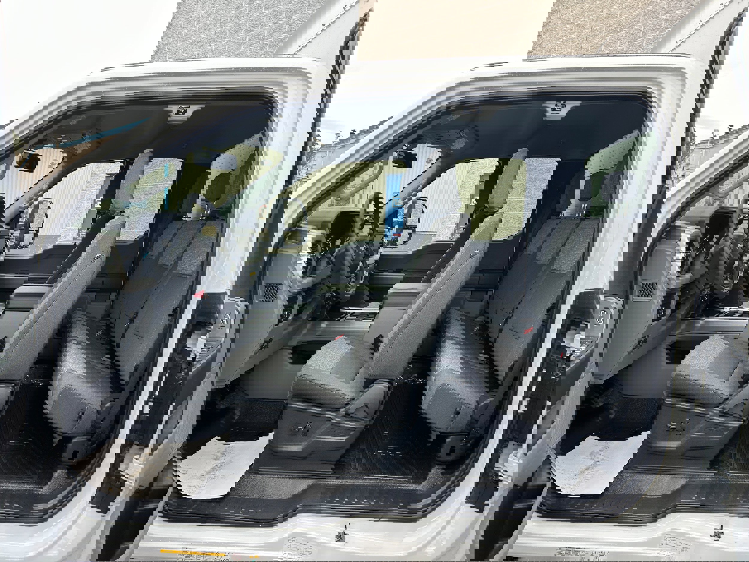 New 2025 Ford F450 XLT w/ XLT Value Package image 59