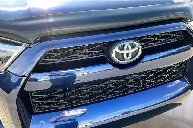 Used 2017 Toyota 4Runner SR5 Premium AWD/4WD image 28