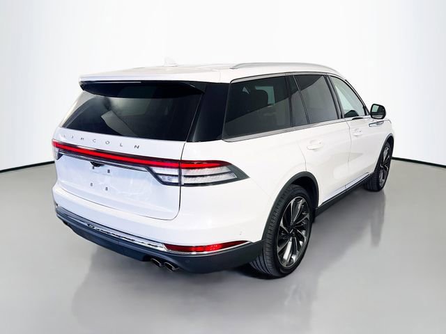 Used 2020 Lincoln Aviator Reserve w/ Equipment Group 202A image 8