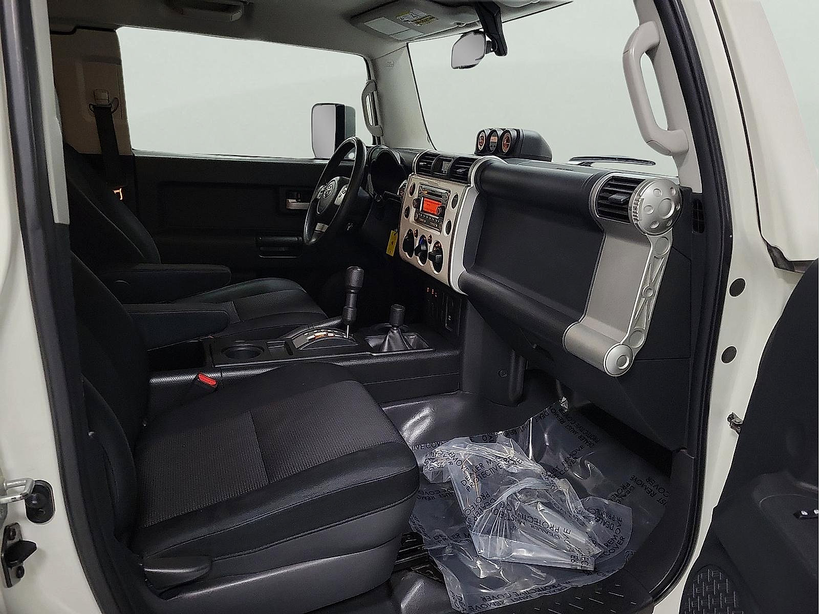 Used 2012 Toyota FJ Cruiser 4WD image 10