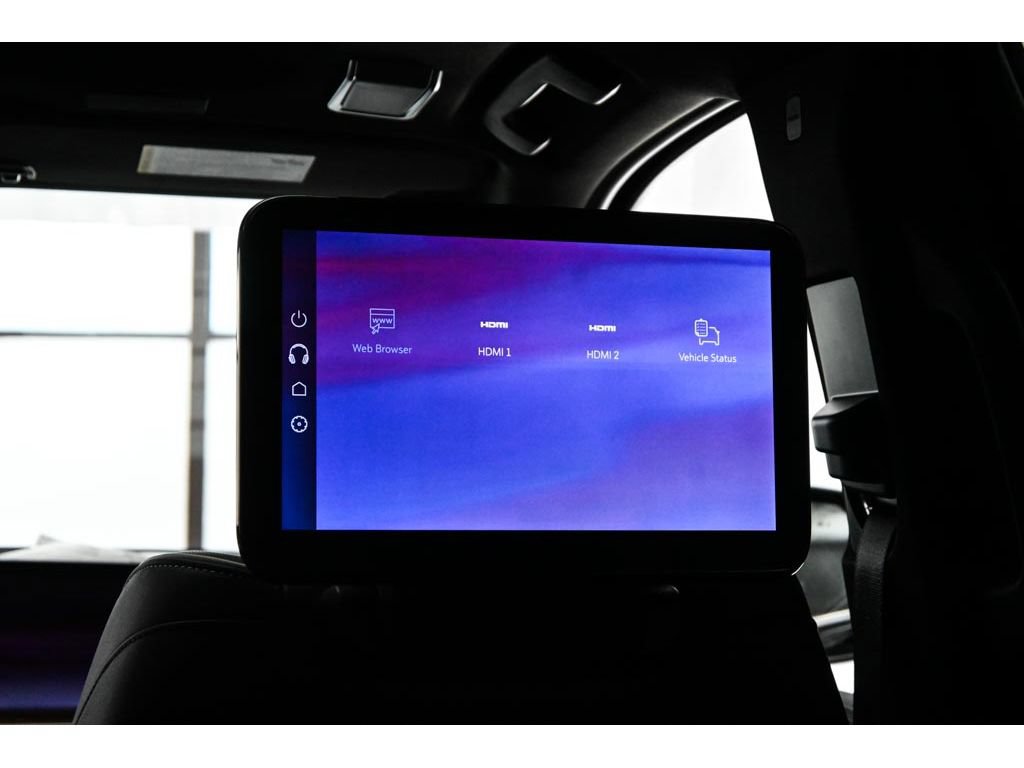New 2026 Cadillac Escalade ESV Luxury w/ LPO, Radiant Package AWD/4WD image 18