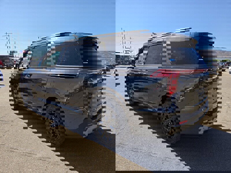 New 2026 Kia Carnival SX w/ SX Dark Edition Package image 4