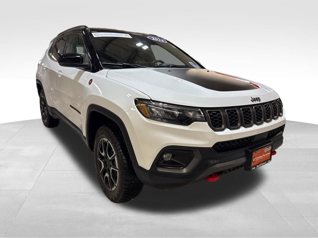 Used 2024 Jeep Compass Trailhawk w/ Trailhawk Convenience Group image 8