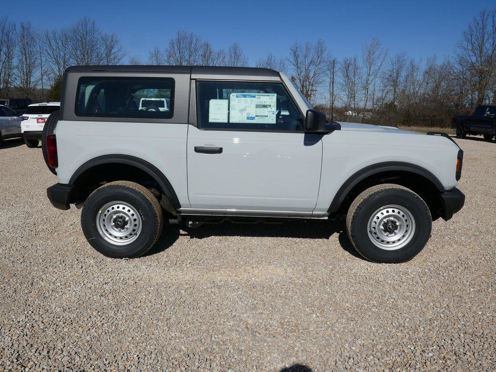 New 2026 Ford Bronco Base 2D Sport Utility image 4