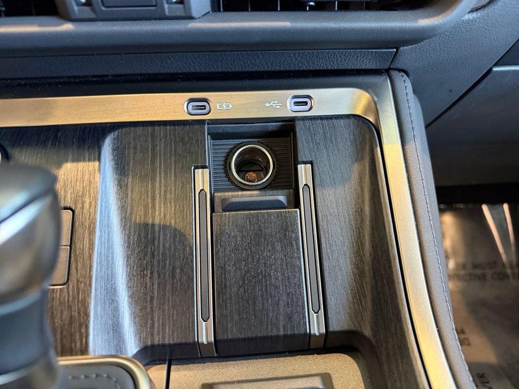 Used 2024 Lexus GX 550 w/ Accessory Package (2T) AWD/4WD image 24