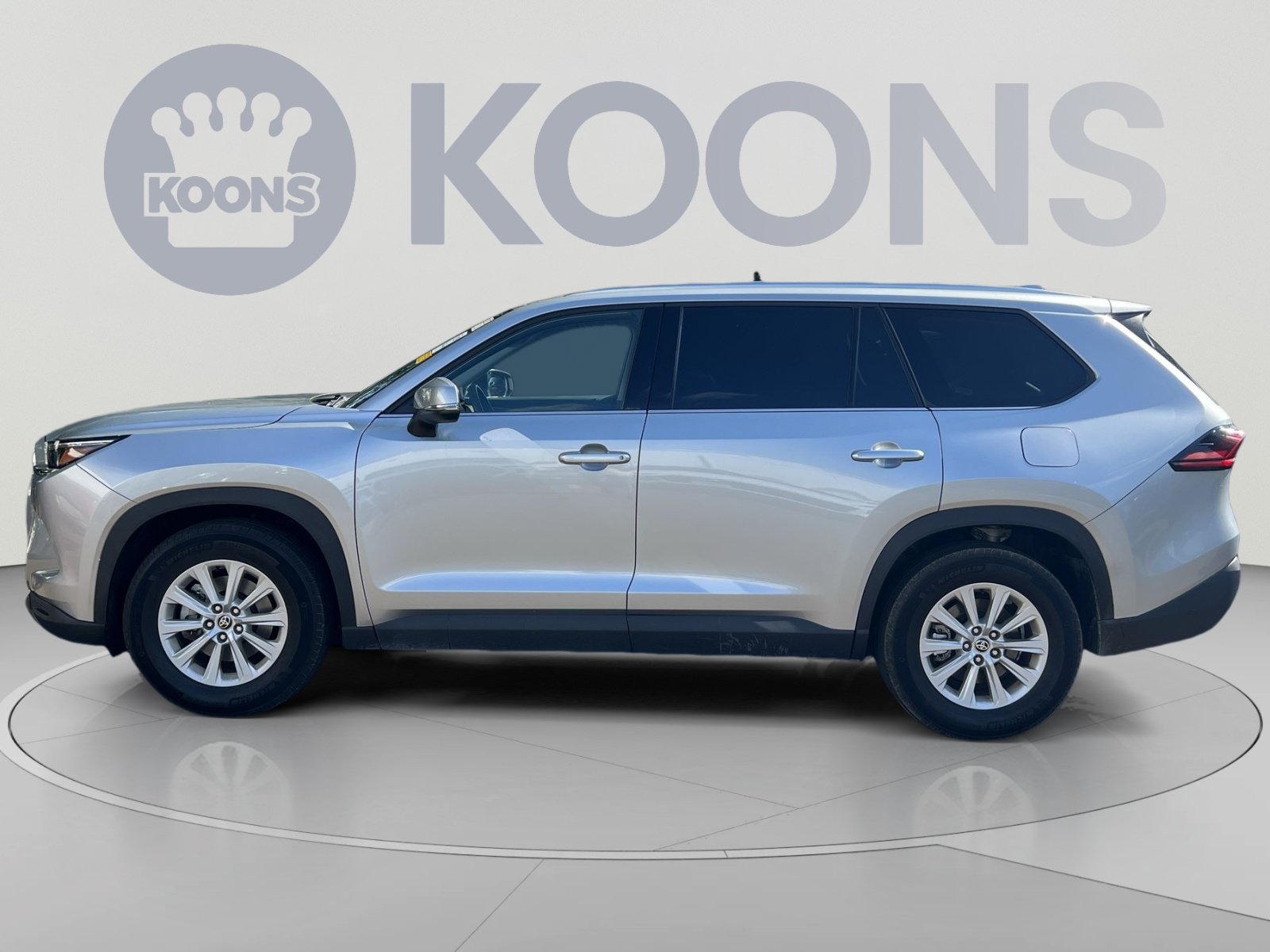 Used 2025 Toyota Grand Highlander AWD image 2