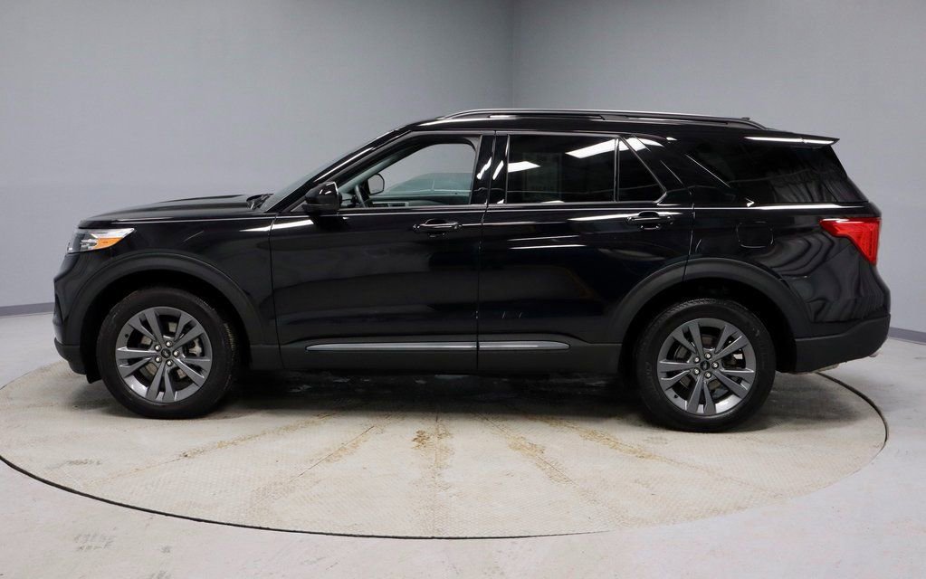 Certified 2023 Ford Explorer XLT w/ Equipment Group 202A image 10