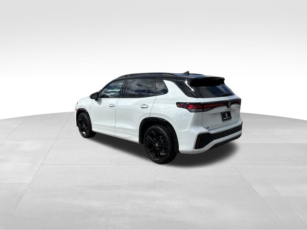 New 2026 Volkswagen Tiguan SE R-Line image 3