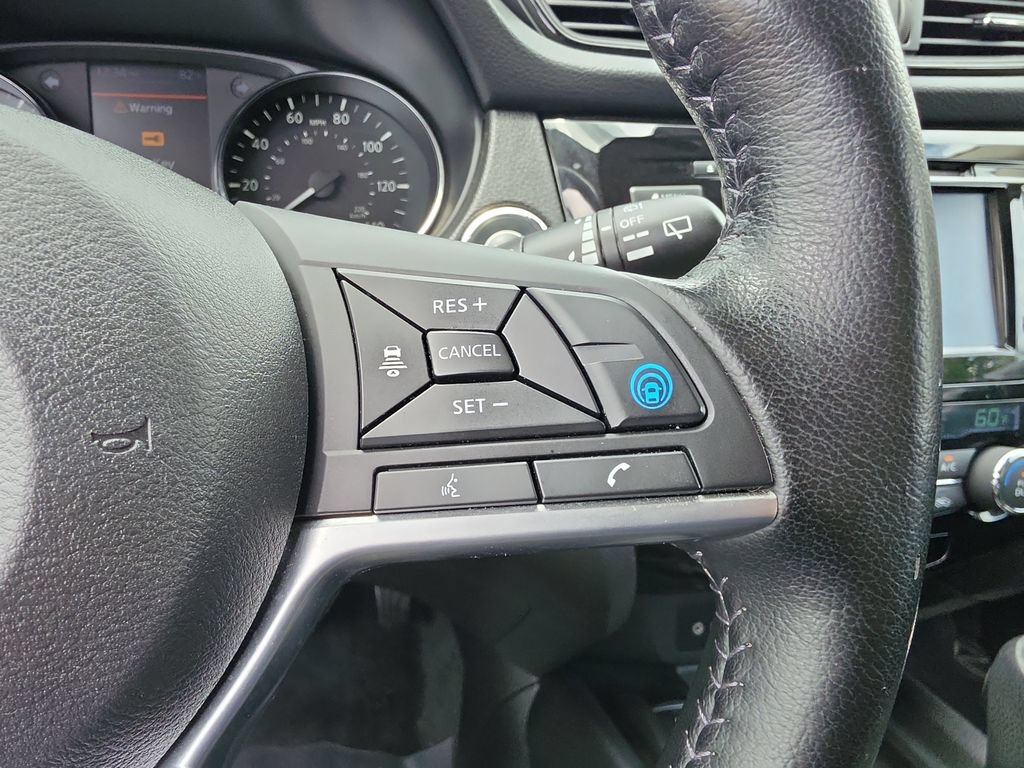 Used 2020 Nissan Rogue SV w/ Premium Package AWD/4WD image 16