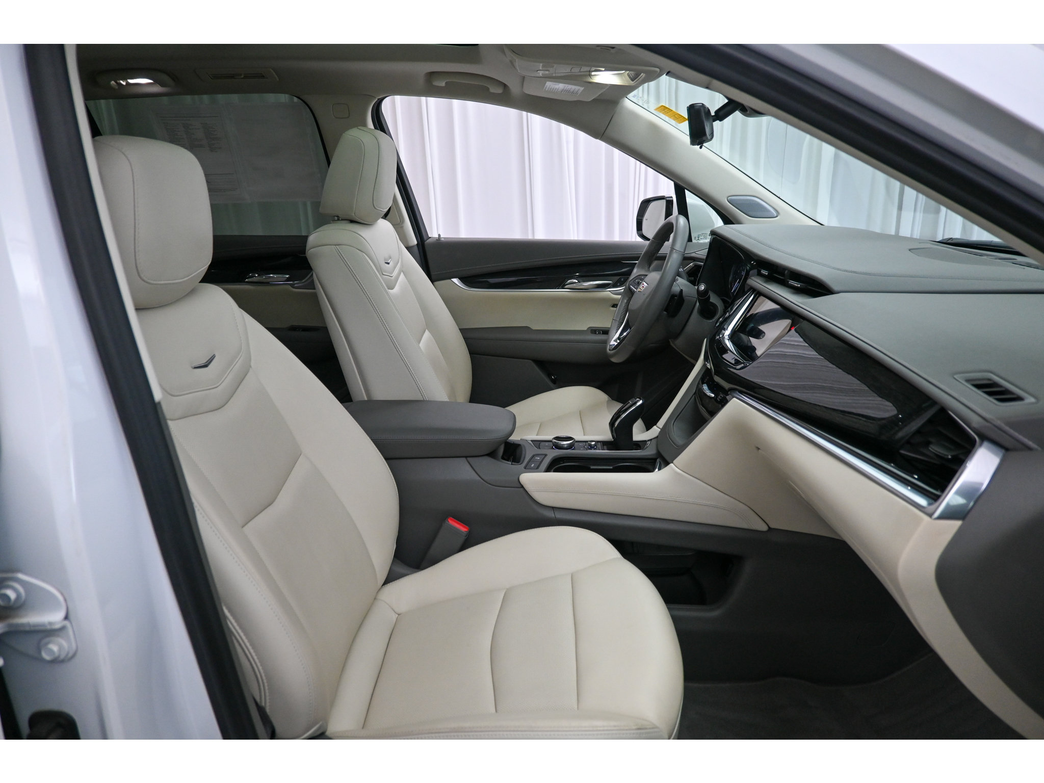 Certified 2023 Cadillac XT6 Premium Luxury w/ Technology Package AWD/4WD image 17
