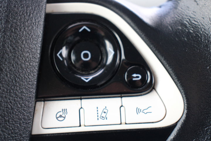 Used 2018 Toyota Prius Prime Advanced image 24