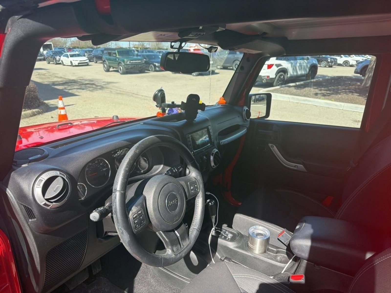 Used 2017 Jeep Wrangler Unlimited Sahara w/ Connectivity Group image 17