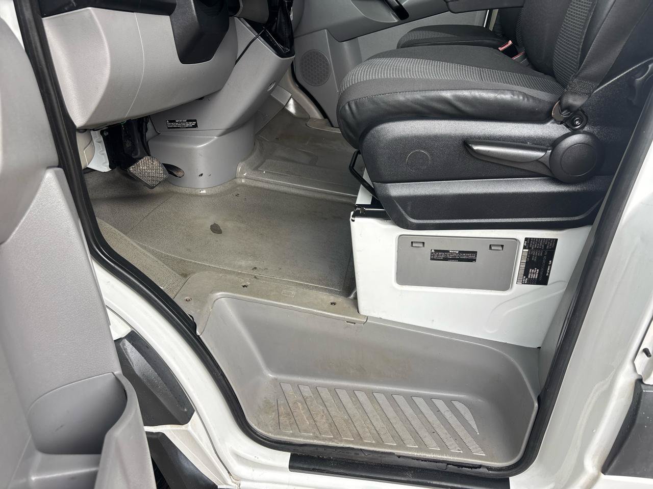 Used 2013 Mercedes-Benz Sprinter 2500 image 11