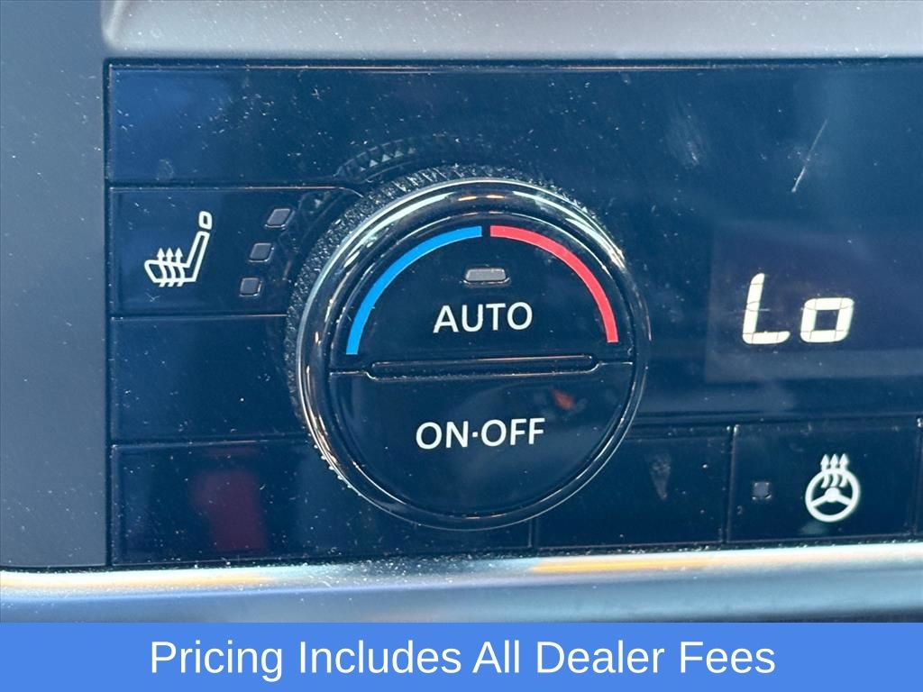 Used 2024 Nissan Rogue SV w/ SV Premium Package AWD/4WD image 12