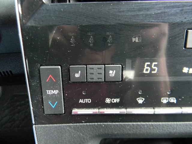Used 2019 Toyota Avalon Touring w/ All Weather Liner Package FWD image 17
